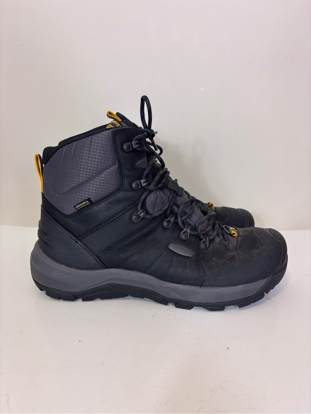 Keen Men’s Black and Gray Waterproof Trail Boots with Yellow Accents Men’s 12
